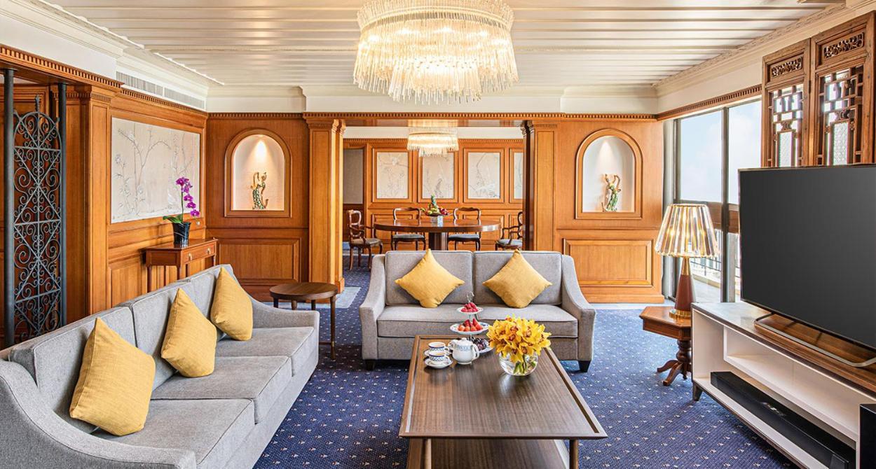 Отель Artyzen Grand Lapa Макао Экстерьер фото The interior of a suite on board Queen Mary 2